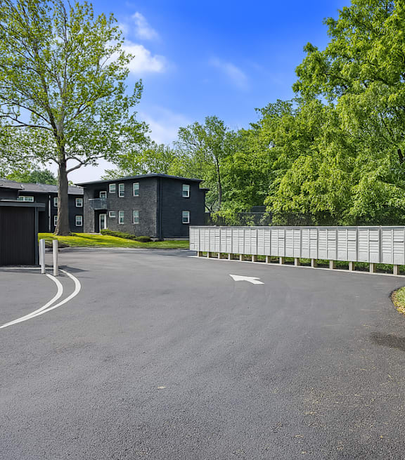 Driveway Path at Palisades Apartments, Kansas City