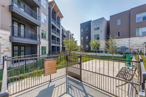 Aura High Pointe Apartments in Austin, Texas Fenced Dog Park