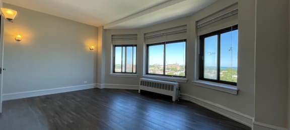 Gorgeous Views From the Living Room at 1033 W Loyola, Illinois