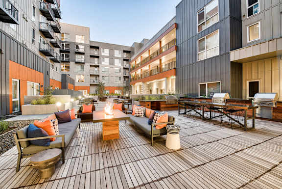 Bell Overlake Courtyard Lounge