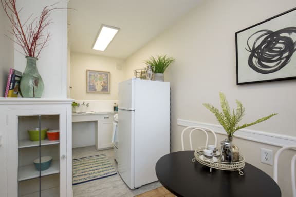 Dining And Kitchen at Malloy Apartment Homes, Seattle
