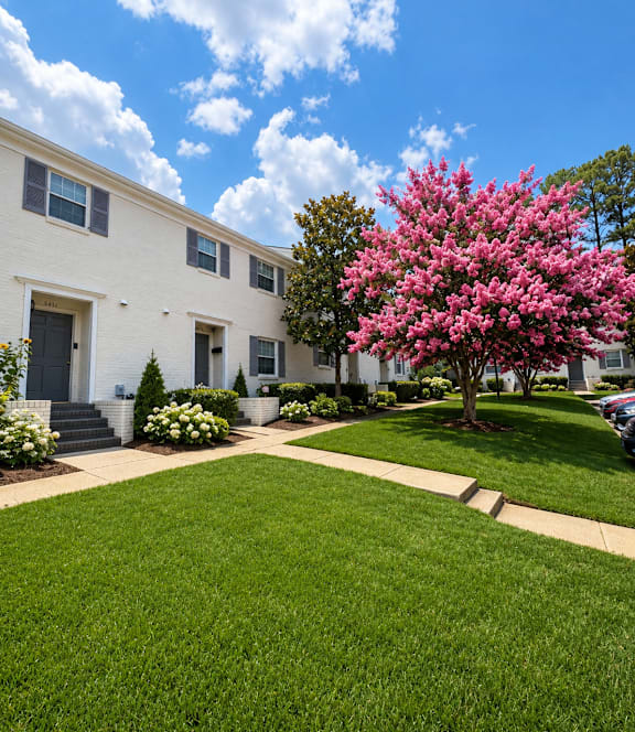 exterior of Midtown Park Townhomes, Raleigh, NC