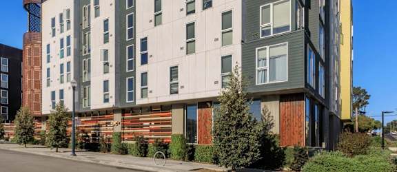Pacific Pointe exterior