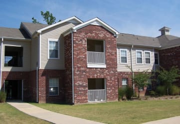 Elegant Exterior View at Cameron Park Apartments, Jackson