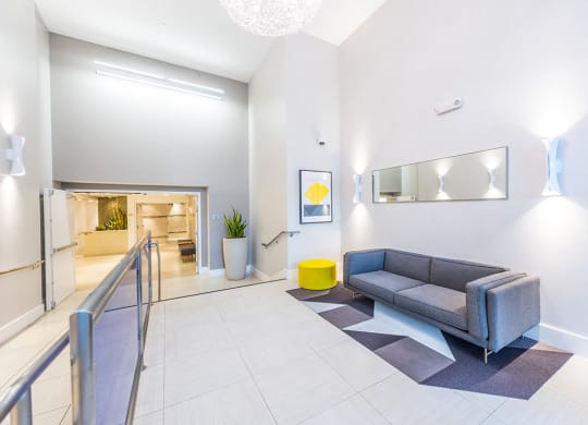 Santa-Monica-Luxury-Apartments-1548-6th-Interior-lobby-Area