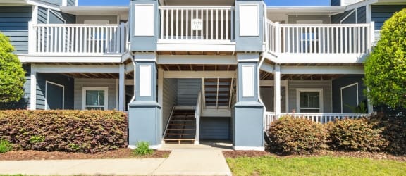 Property Exterior at Palmetto Place Apartments, Taylors, 29687