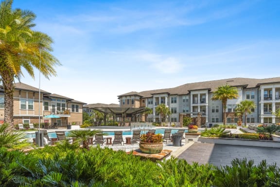 the preserve at ballantyne commons apartment community pool