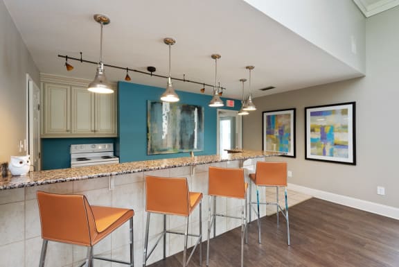 Stylish Kitchen With Breakfast Bar at Ashton Creek in Chester, VA 23831