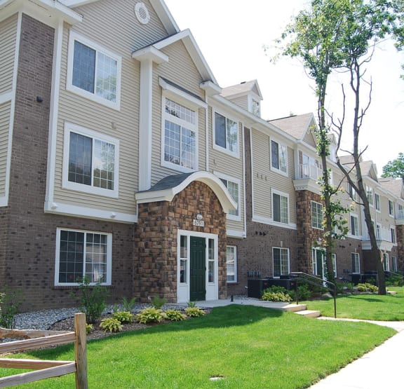 Apartments in Oshtemo, MI Tall Oaks Apartment Homes
