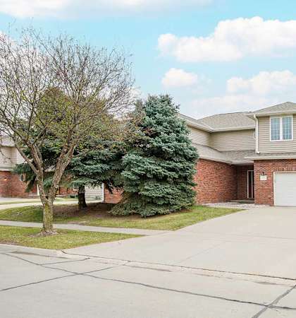 the front of the Ponderosa duplex at Cascade Pines in Lincoln, NE