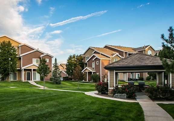 Beautifully Landscaped Lawns at Denver Apartments Near Me
