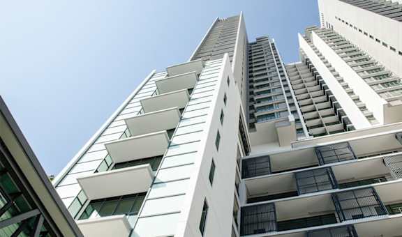 an image of the side of an apartment building