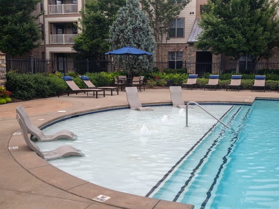 Walton Lakes Swimming Pool