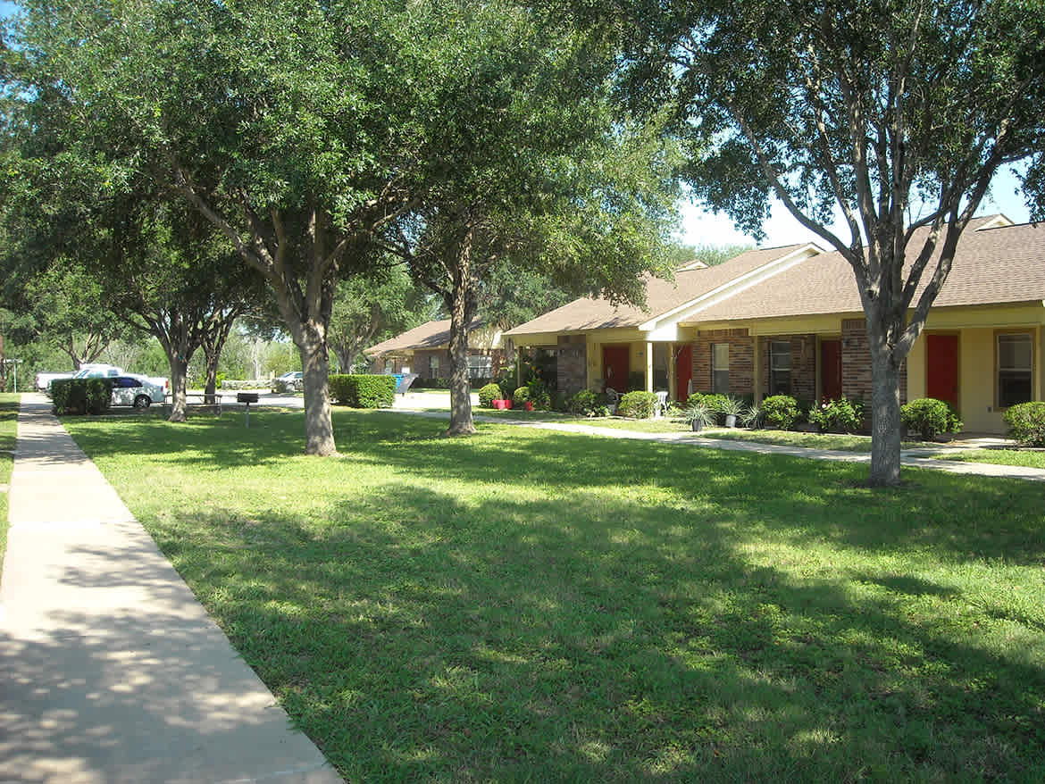 Photos and Video of Live Oak Manor in Three Rivers, TX