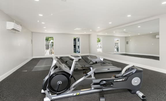 the gym at the preserve apartments