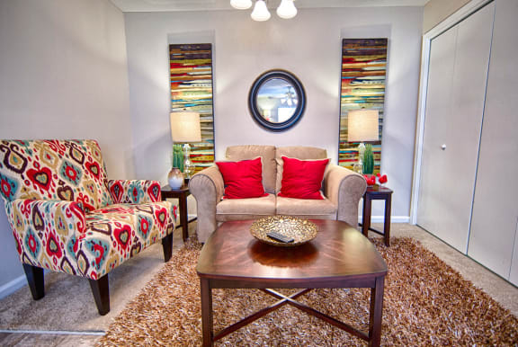  Forest Trail Apartment Homes Northport, AL, Charming  Studio Apartment  Home. 499 Sq. Ft .