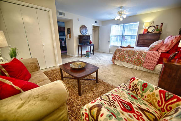Forest Trail Apartment Homes Northport, AL, Studio Living room