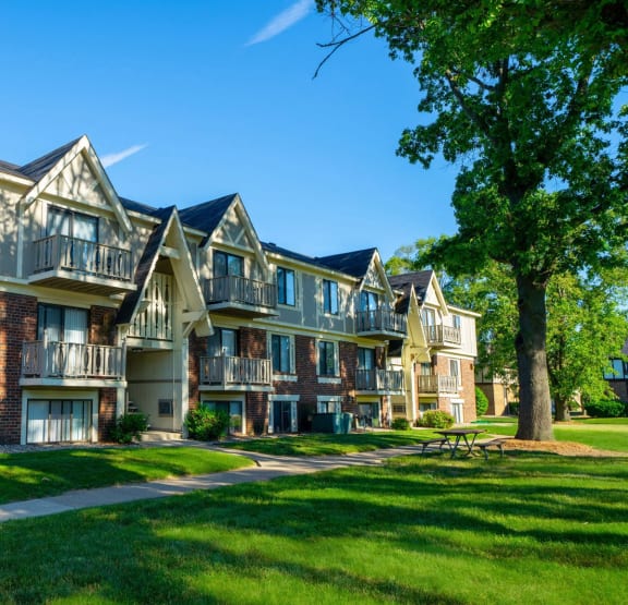 Exterior at Fairlane Apartments in Springfield, MI