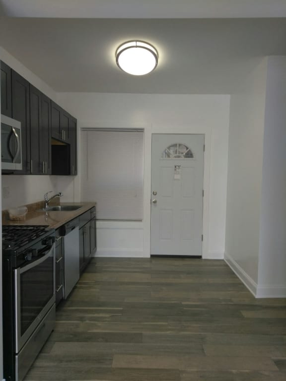 4101 N Cicero Ave Remodeled Apartment Kitchen