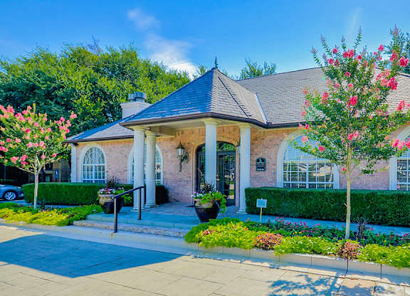 Leasing office walk up at Creekside at Pear Ridge Apartments, Dallas, Texas
