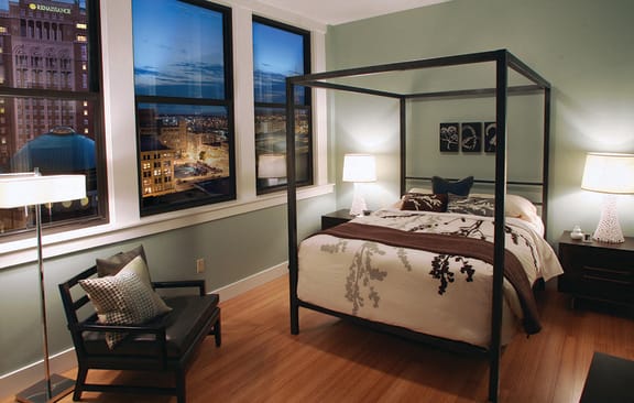 Bedroom at The Laurel Apartments, Saint Louis, 63101