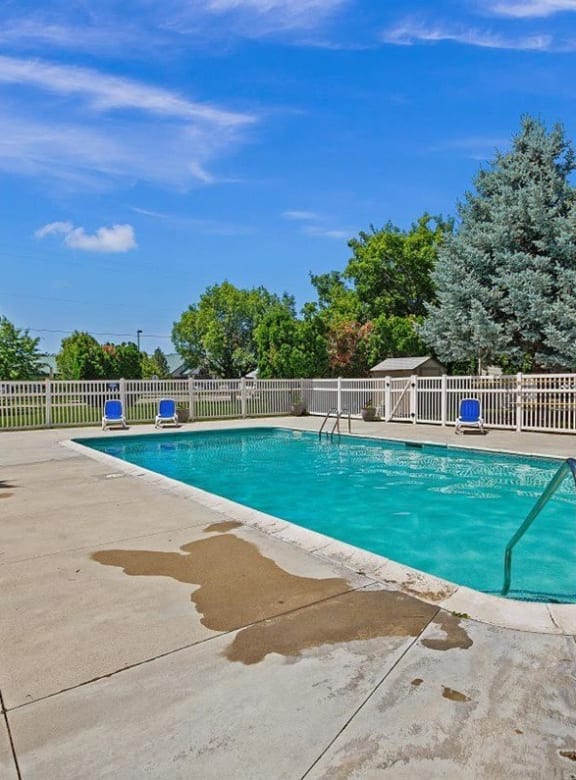 Sugar Pine Townhomes Pool with Lounge Chairs