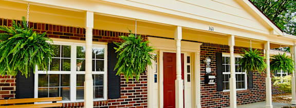 House Entrance at Jamestown Square Vincennes Apartments, IN, 47591