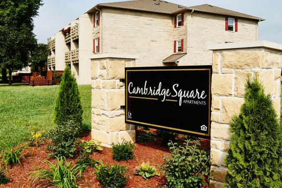 Welcome to Cambridge Square Apartments in Bedford