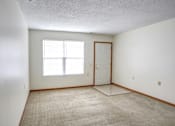 Thumbnail 18 of 24 - Living room