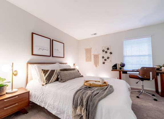 Beautiful Window Blinds at Governor Square Apartments, Carmel, IN, 46032