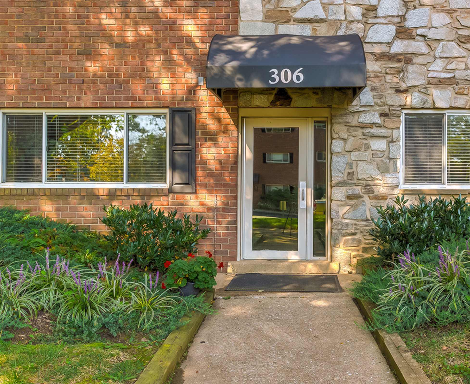 Stevenson Lane Apartments 5 of 12