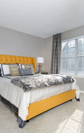 Bedroom at Brookdale Lakes, Naperville, IL