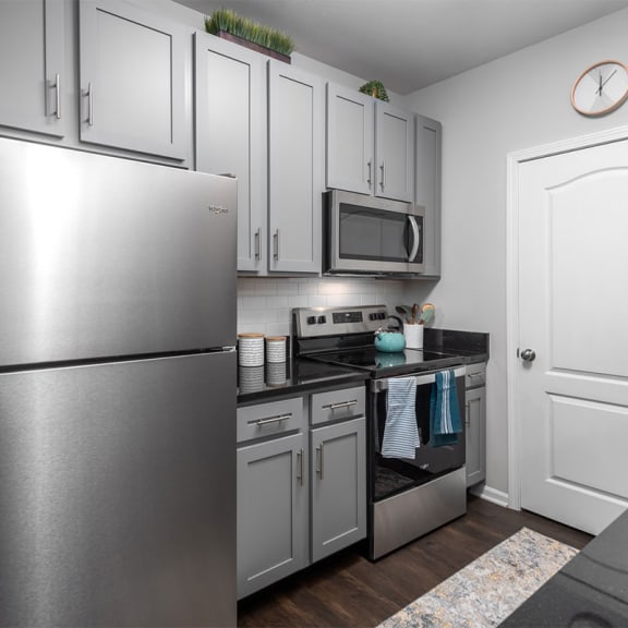 Kings Landing Apartments in Creve Coeur, MO