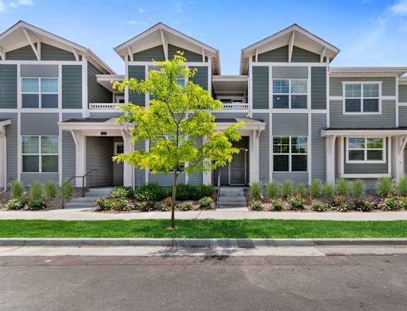 Exterior View at Belle Creek Commons in Henderson, CO