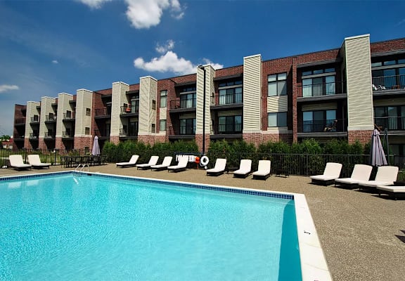 Pool at Southfield MI Apartments | 42 West Apartments in Southfield Michigan