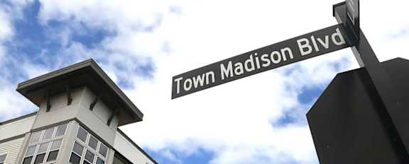 A street sign at The Robert Apartments, Madison