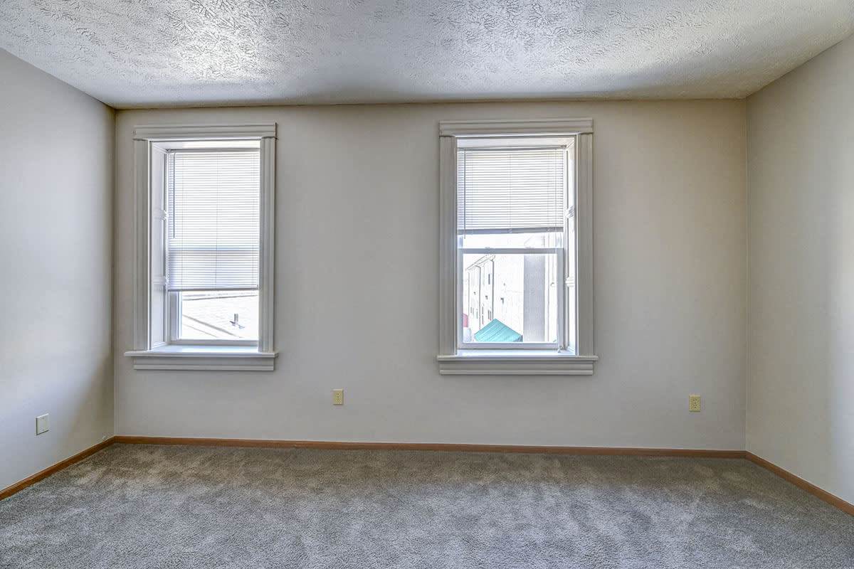 Photos and Video of St. Clairsville Courtyard in St. Clairsville, OH