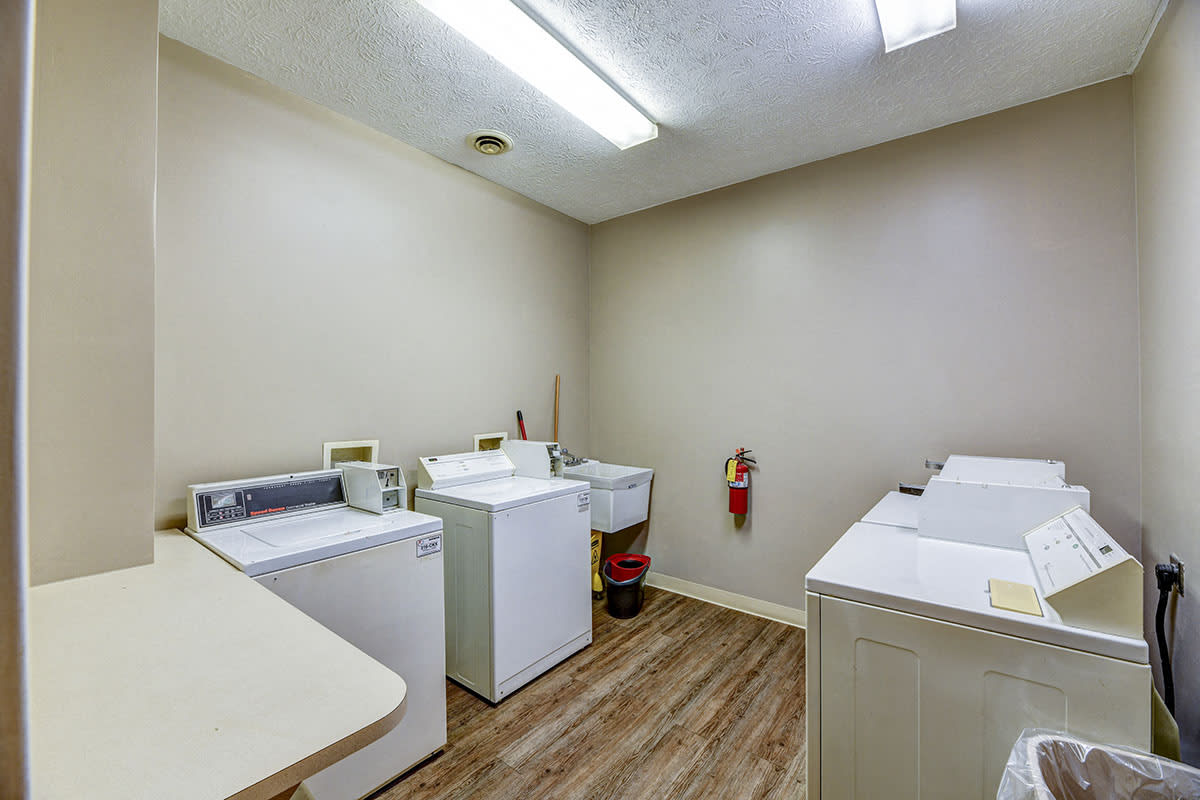 Photos and Video of St. Clairsville Courtyard in St. Clairsville, OH