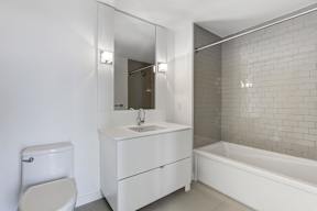 Bathrooms with Glass Tile
