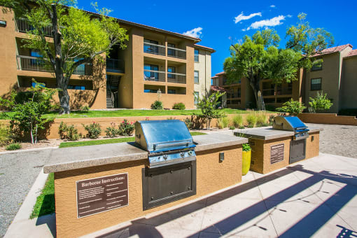 Apartments on Rio Branco with Outdoor BBQ Grills in ABQ