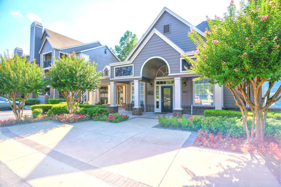 Walkup to the leasing office at Riverside Park Apartments in Tulsa, OK!