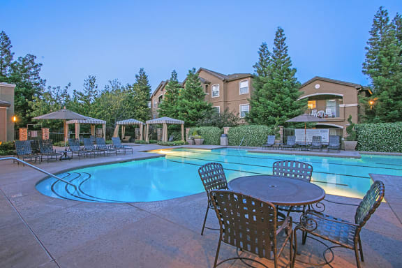 Fairfield CA Apartments for Rent with Poolside Seating