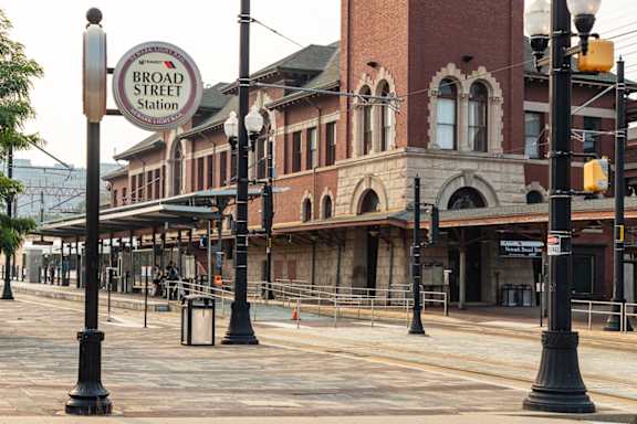 newark commute, apartments close to train,