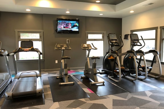 Resident Gym at Marietta, GA Apartment Near Dobbins Air Reserve Base