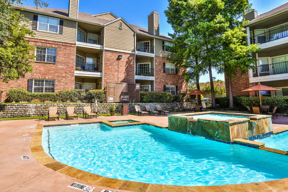 Hot tub spa at Irving apartments for rent