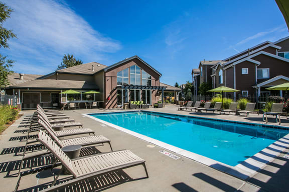 Sundeck at Denver Apartments Near Aurora CO