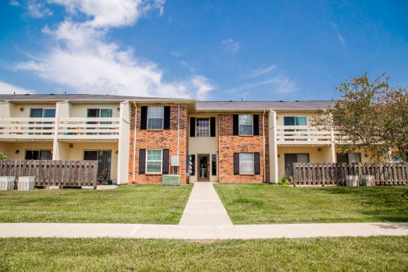 Apartment Building at Cambridge Square Marion