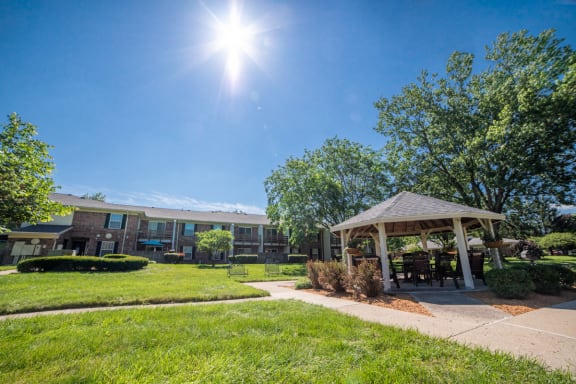 Apartments and Gazebo at Cambridge Square Richmond
