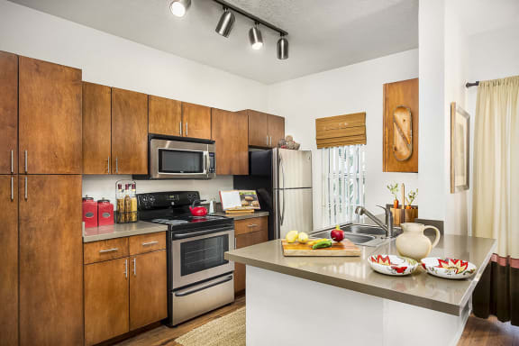 Highland Drive Apartments with Full Kitchen with Microwave and Dishwasher