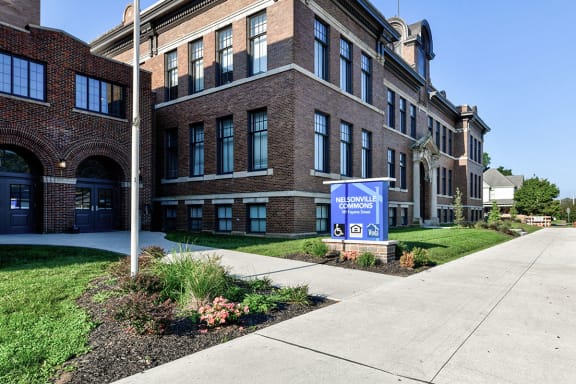 Nelsonville School